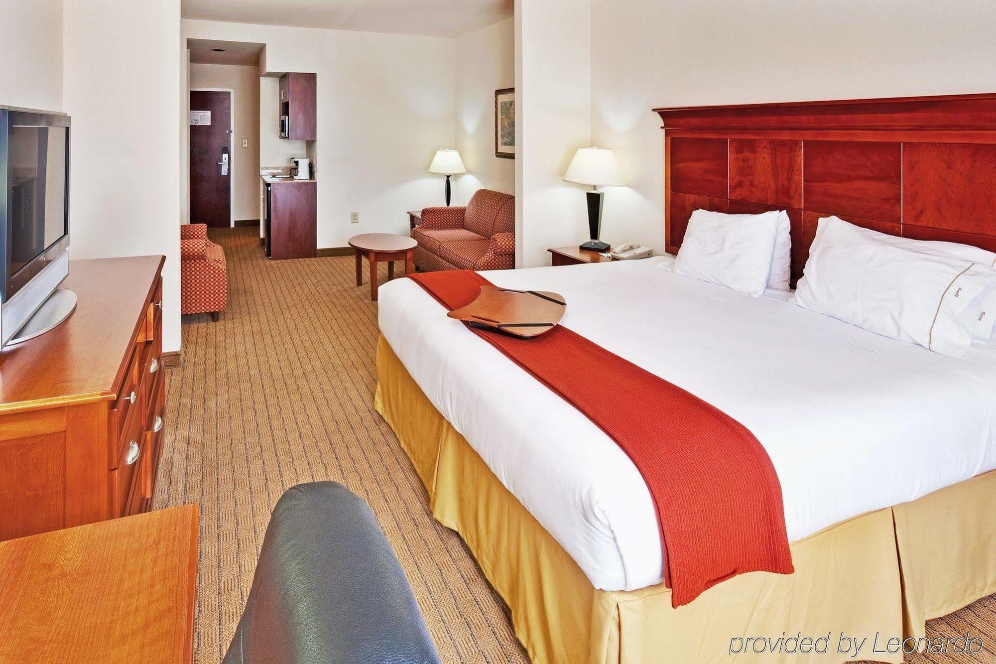 Holiday Inn Express & Suites Dyersburg, An Ihg Hotel Rom bilde
