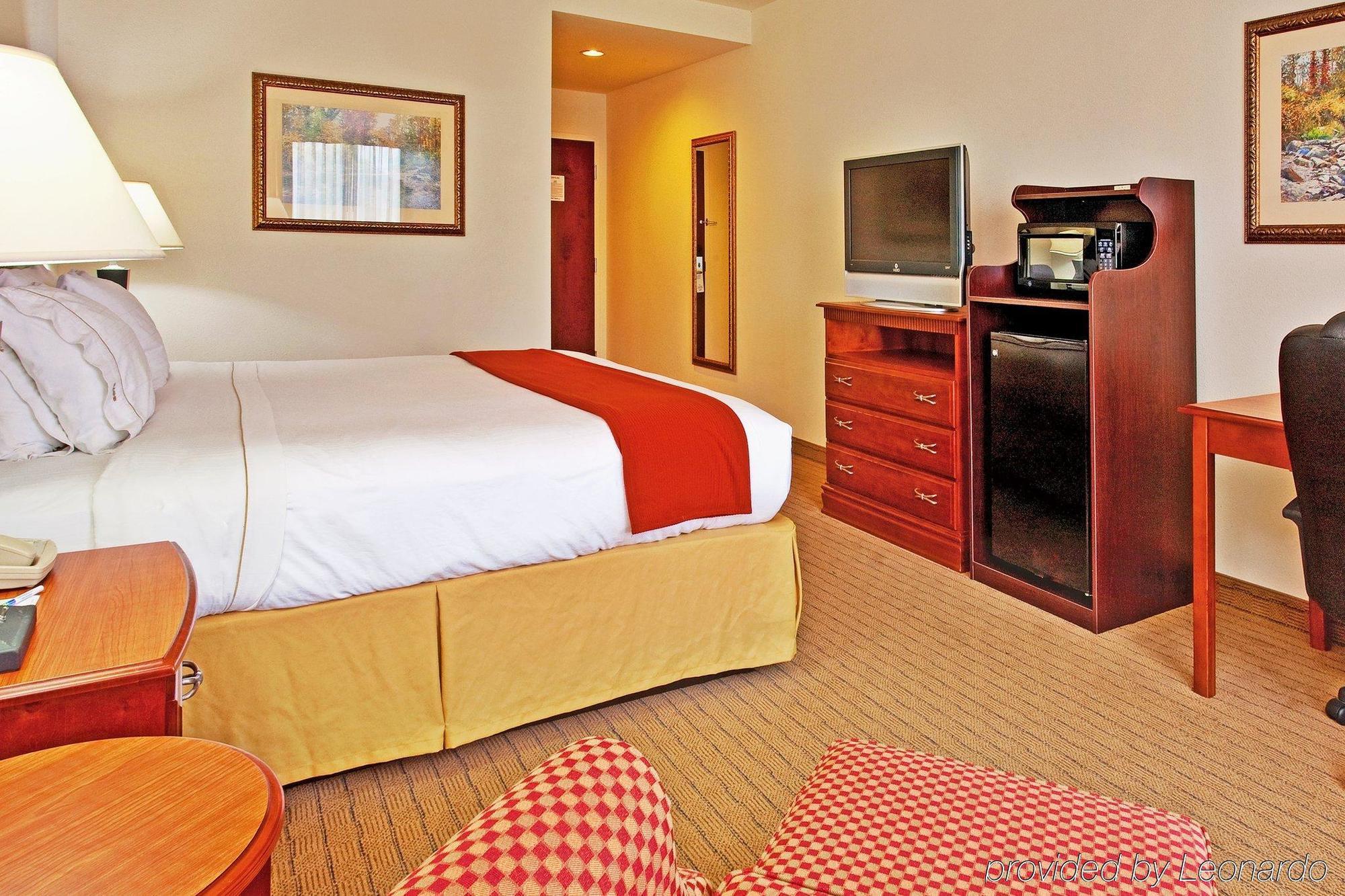 Holiday Inn Express & Suites Dyersburg By Ihg Eksteriør bilde