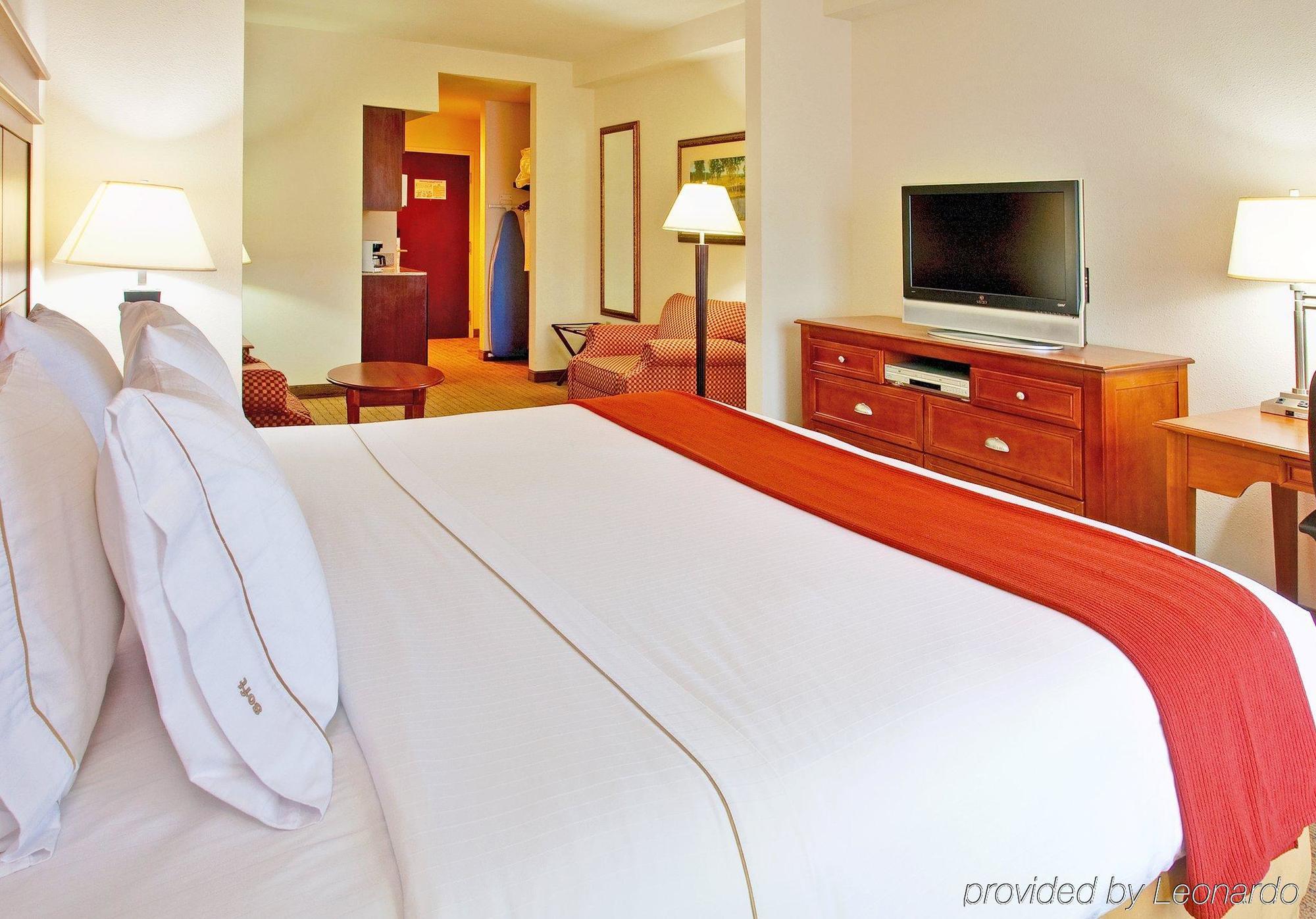 Holiday Inn Express & Suites Dyersburg By Ihg Rom bilde