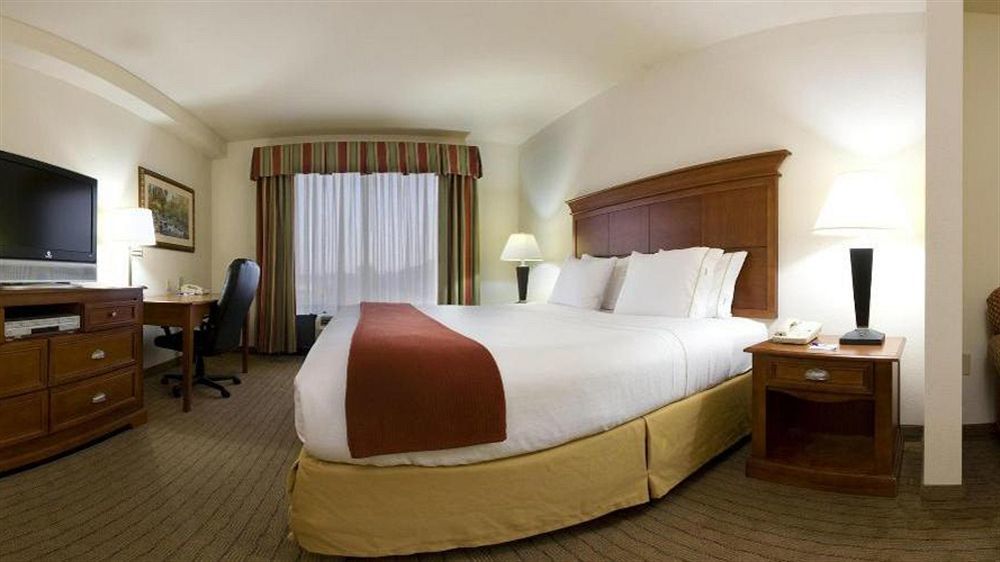 Holiday Inn Express & Suites Dyersburg By Ihg Eksteriør bilde