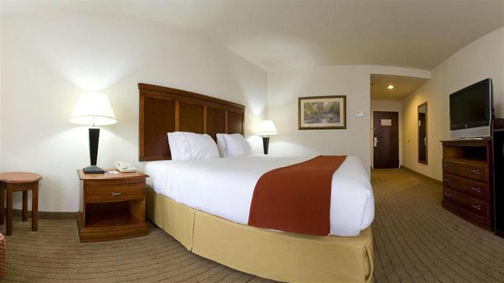 Holiday Inn Express & Suites Dyersburg By Ihg Eksteriør bilde