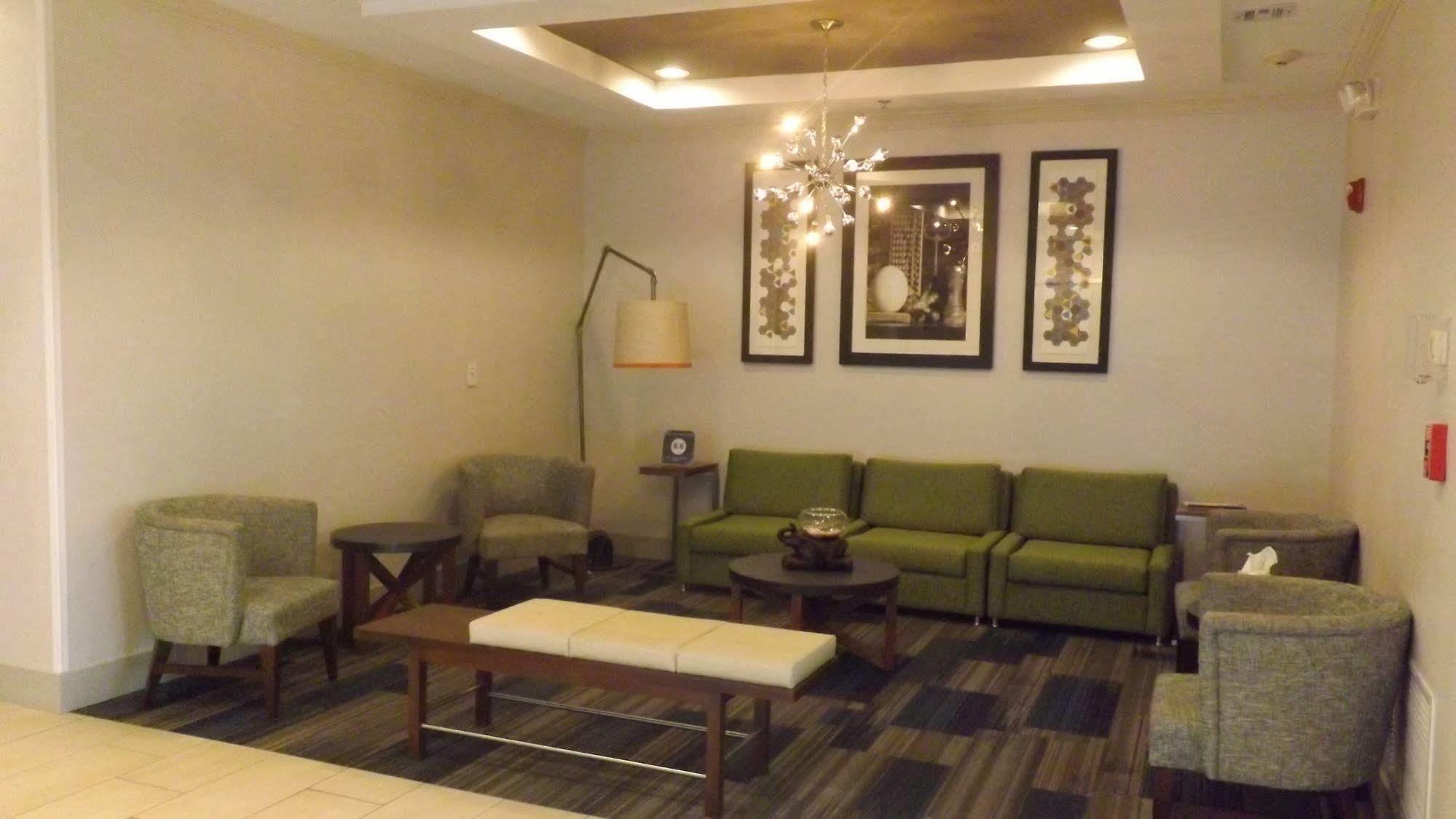 Holiday Inn Express & Suites Dyersburg By Ihg Eksteriør bilde