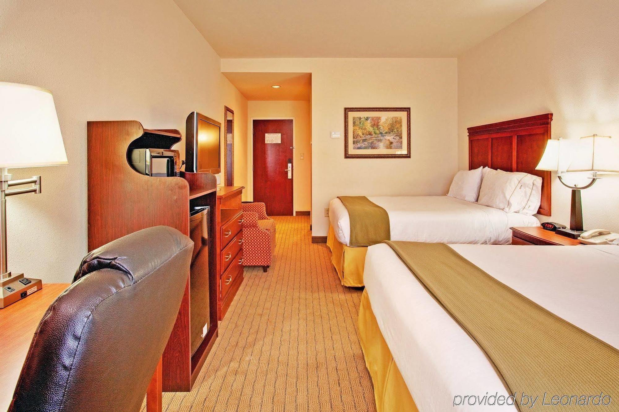 Holiday Inn Express & Suites Dyersburg By Ihg Eksteriør bilde