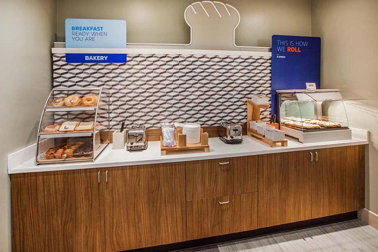 Holiday Inn Express & Suites Dyersburg By Ihg Eksteriør bilde